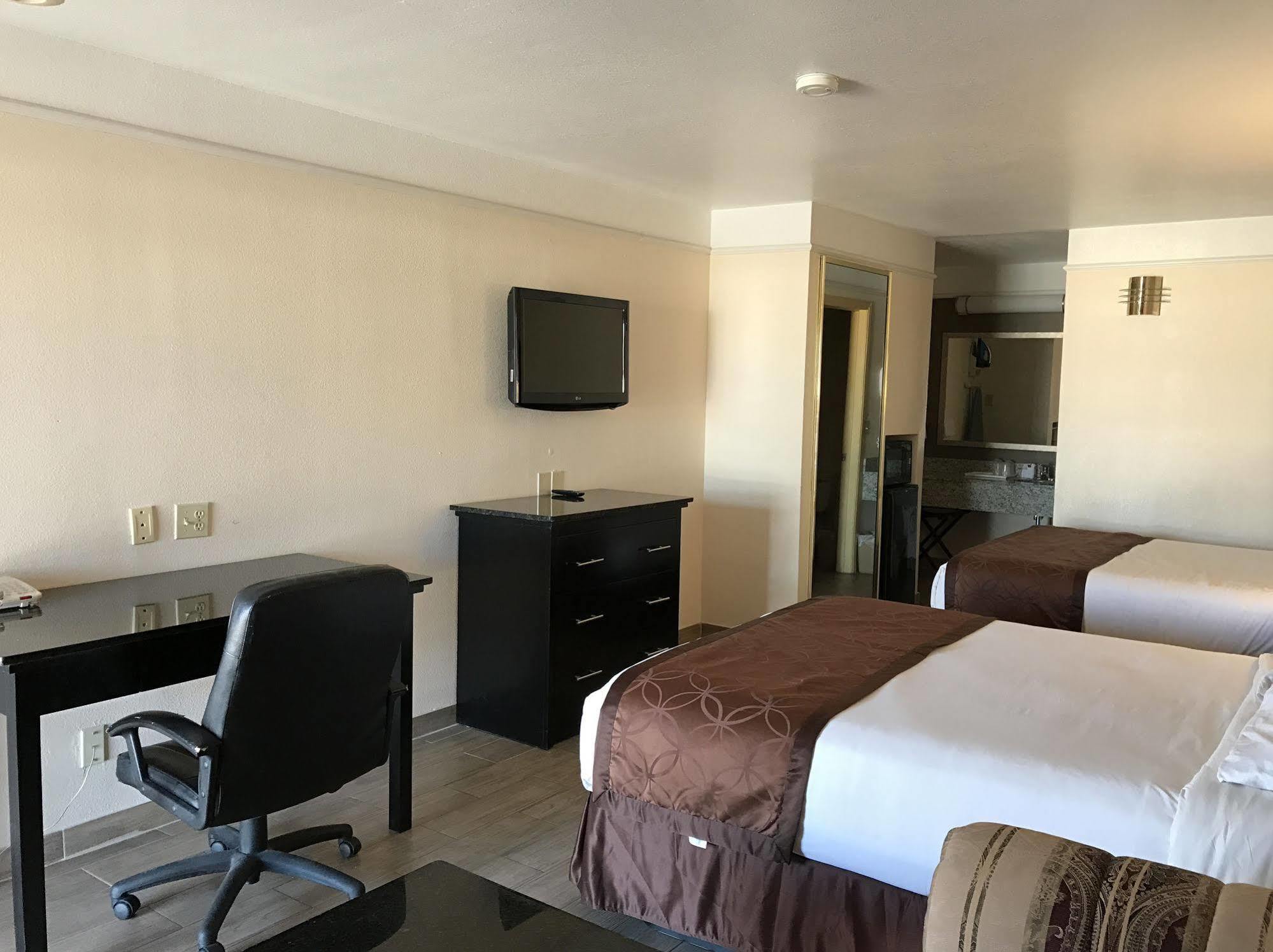 Texas Inn & Suites Pharr/San Juan Exterior foto