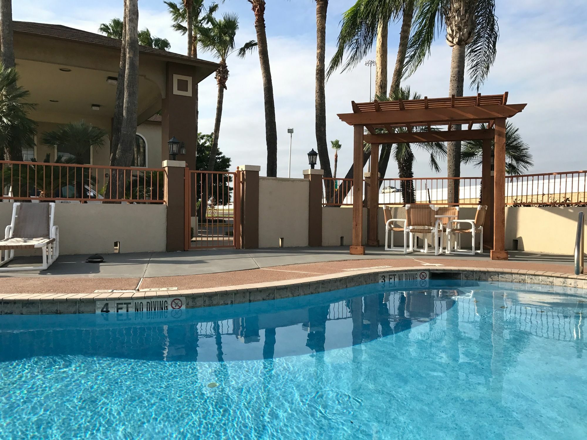 Texas Inn & Suites Pharr/San Juan Exterior foto